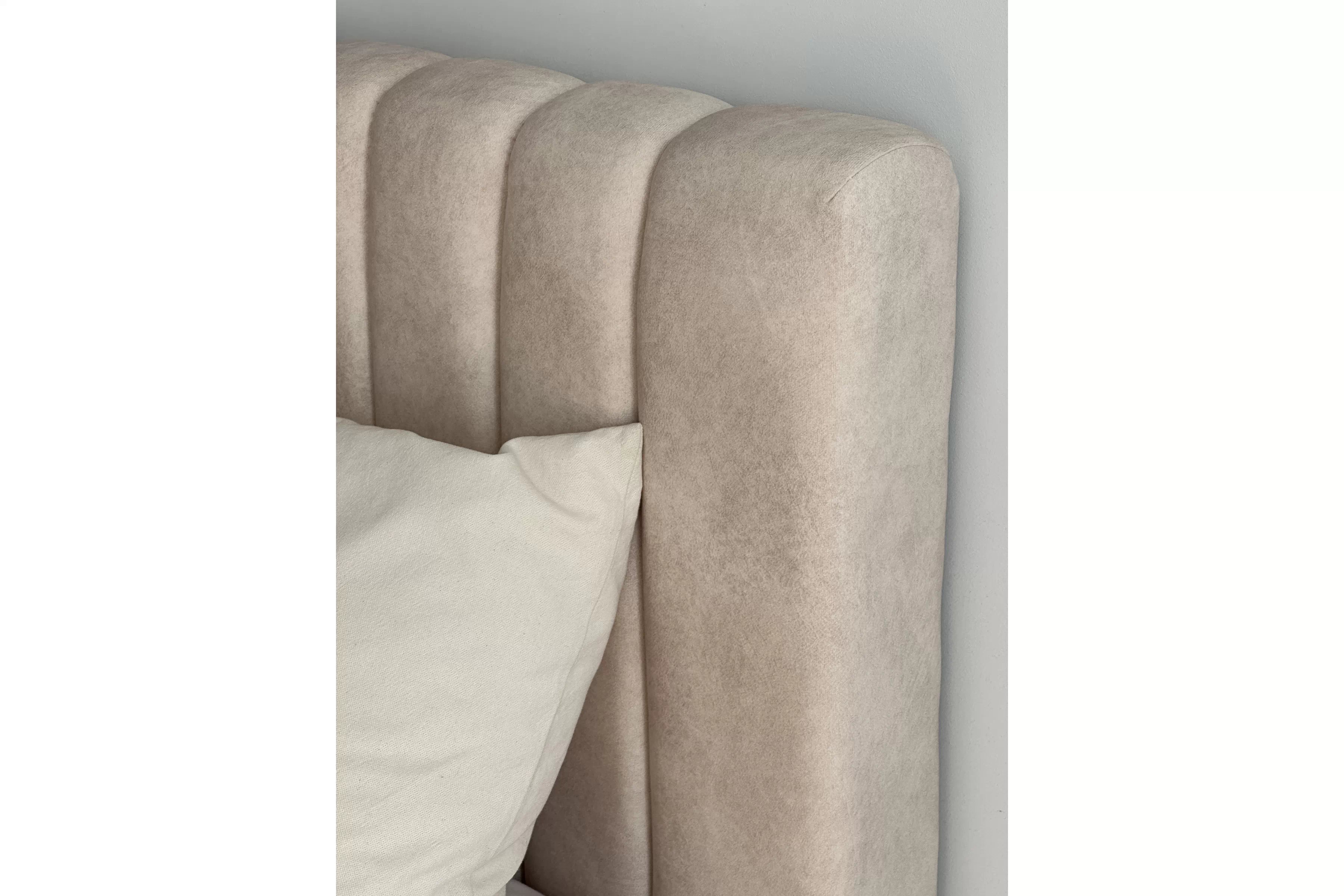 Posteľ s úložným priestorom Nicole - 160x200, Salvador (SIC) 2 Posteľ do  spálňa  Nicole 160x200 S vnútorným úložným priestorom- bezwy zamat hydrofobowy Salvador (SIC) 2