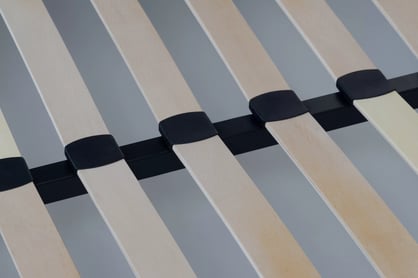 Čalúnená posteľ Aura 160x200 s úložným priestorom - béžová bouclé Quelle 03 Posteľ čalúnená Aura 160x200 S vnútorným úložným priestorom- Béžová bukla Quelle 03