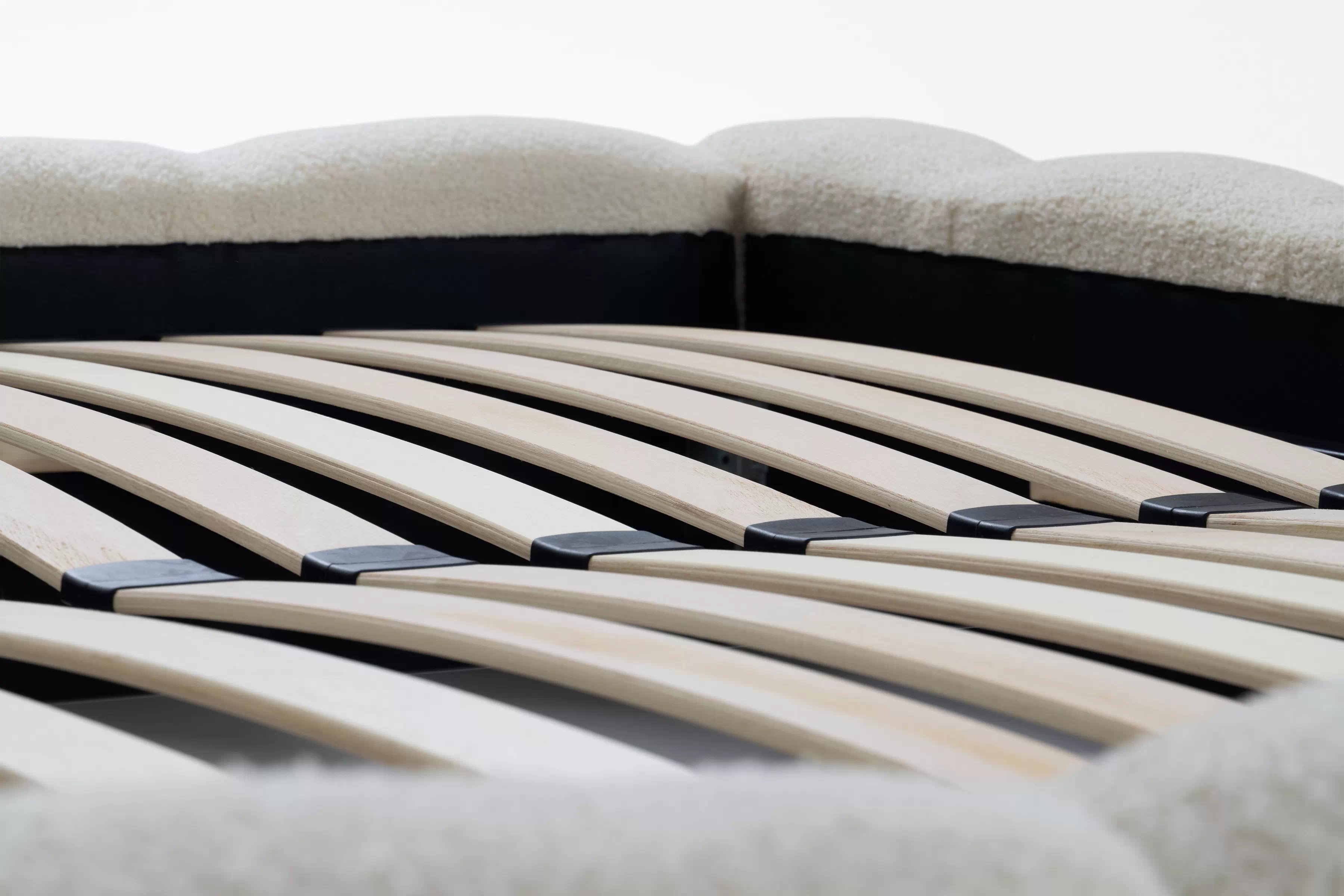 Manželská posteľ Aura 160x200 s úložným priestorom - svetlobéžové buklé Quelle 02 Posteľ čalúnená Aura 160x200 S vnútorným úložným priestorom- svetlý Béžová bukla Quelle 02