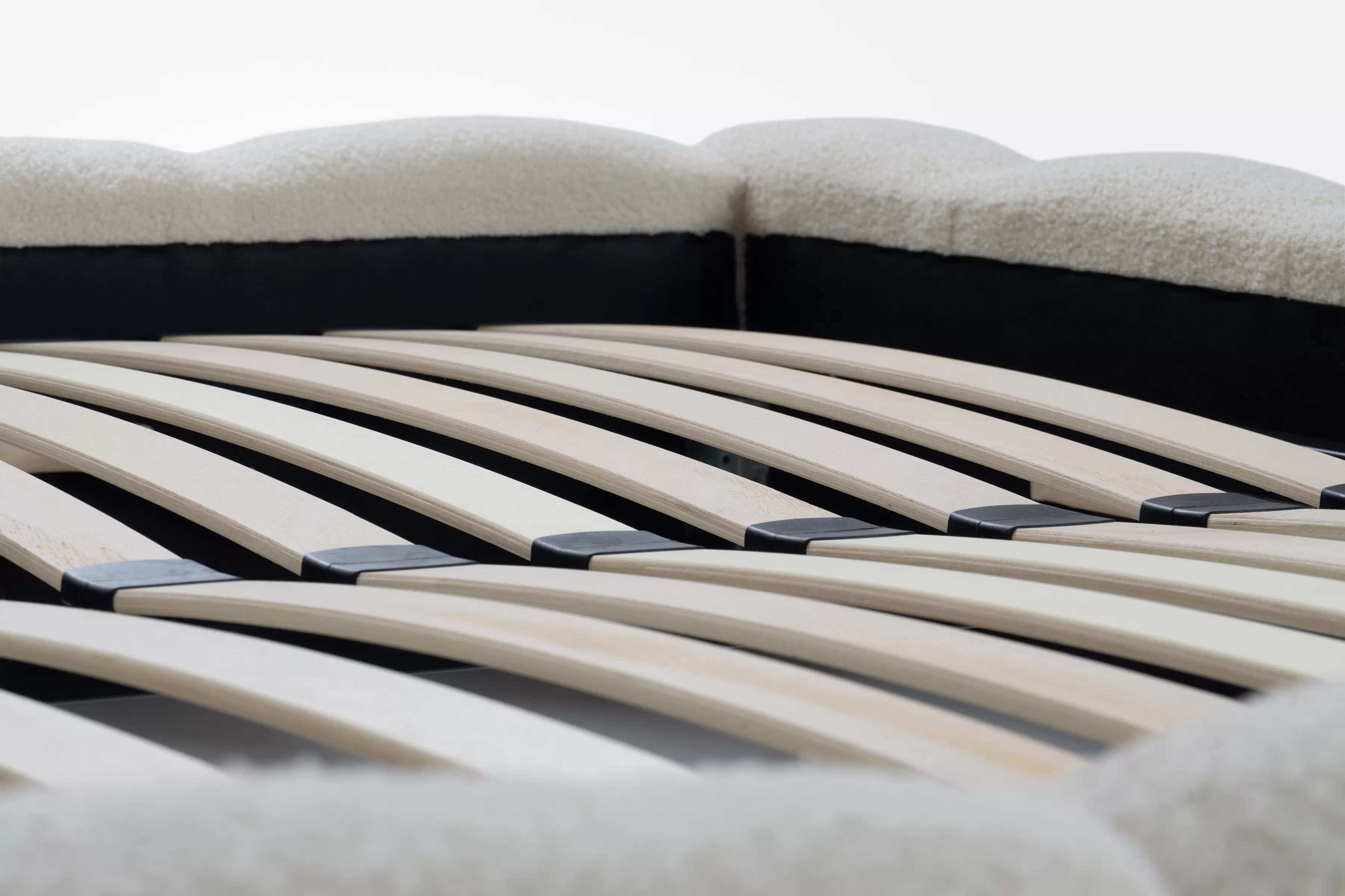 Čalúnená posteľ Aura 180x200 s úložným priestorom - béžová buklé Quelle 03 Posteľ čalúnená Aura 180x200 S vnútorným úložným priestorom- Béžová bukla Quelle 03