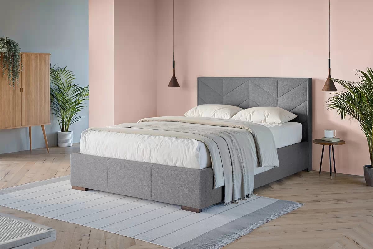 Čalouněná posteľ Lindi 140x200 ze stelazem – šedý šenil Perfect Harmony 82 / nožičky Venge Posteľ čalouněné Lindi ze stelazem - šedý šenil Perfect Harmony 82 / nožičky Venge