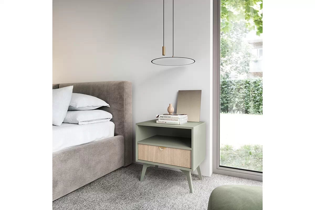 Noční stolek Lumira se zásuvkou a výklenkem - eukalyptus Noční stolek z szuflada i wneka Lumira - eukaliptus / jodelka skandi - aranzacja