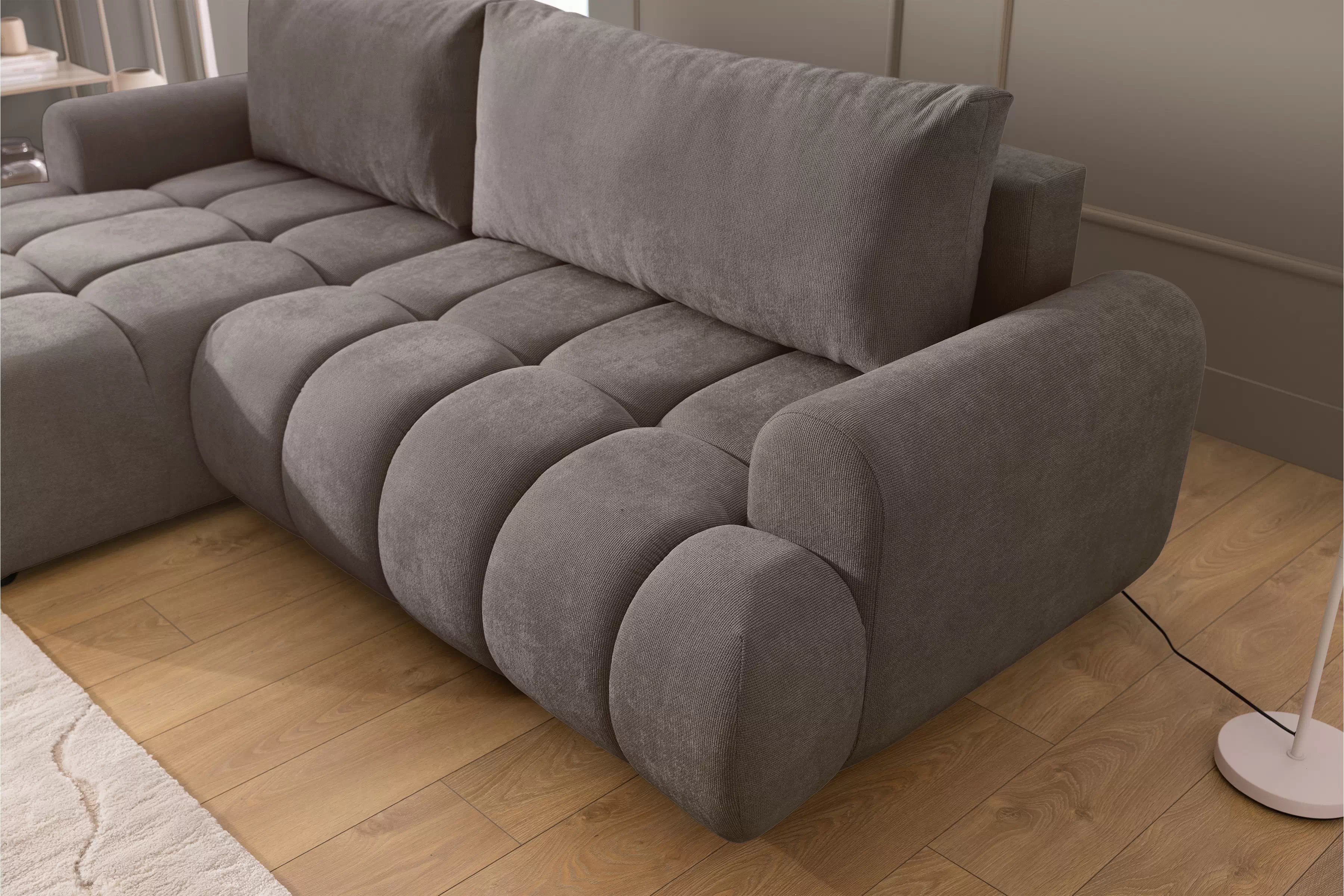 Rozkládací rohová sedací souprava Lutario Mini levá - šedohnědá Venice 2022 Rohová sedací souprava Lutario Mini rozkládací levá - hnědá plecionka hydrofobowa Venice 2022