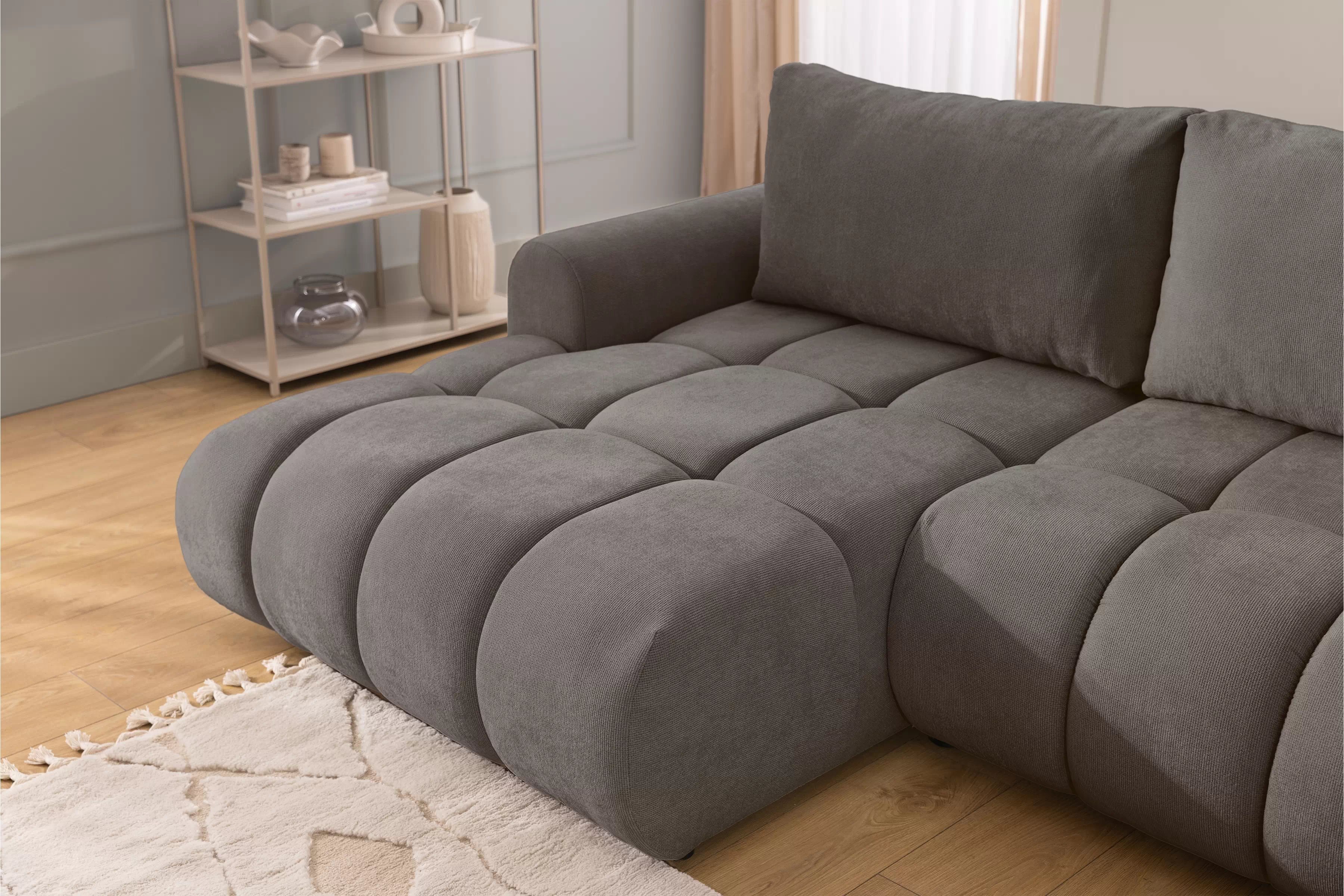 Rozkládací rohová sedací souprava Lutario Mini levá - šedohnědá Venice 2022 Rohová sedací souprava Lutario Mini rozkládací levá - hnědá plecionka hydrofobowa Venice 2022