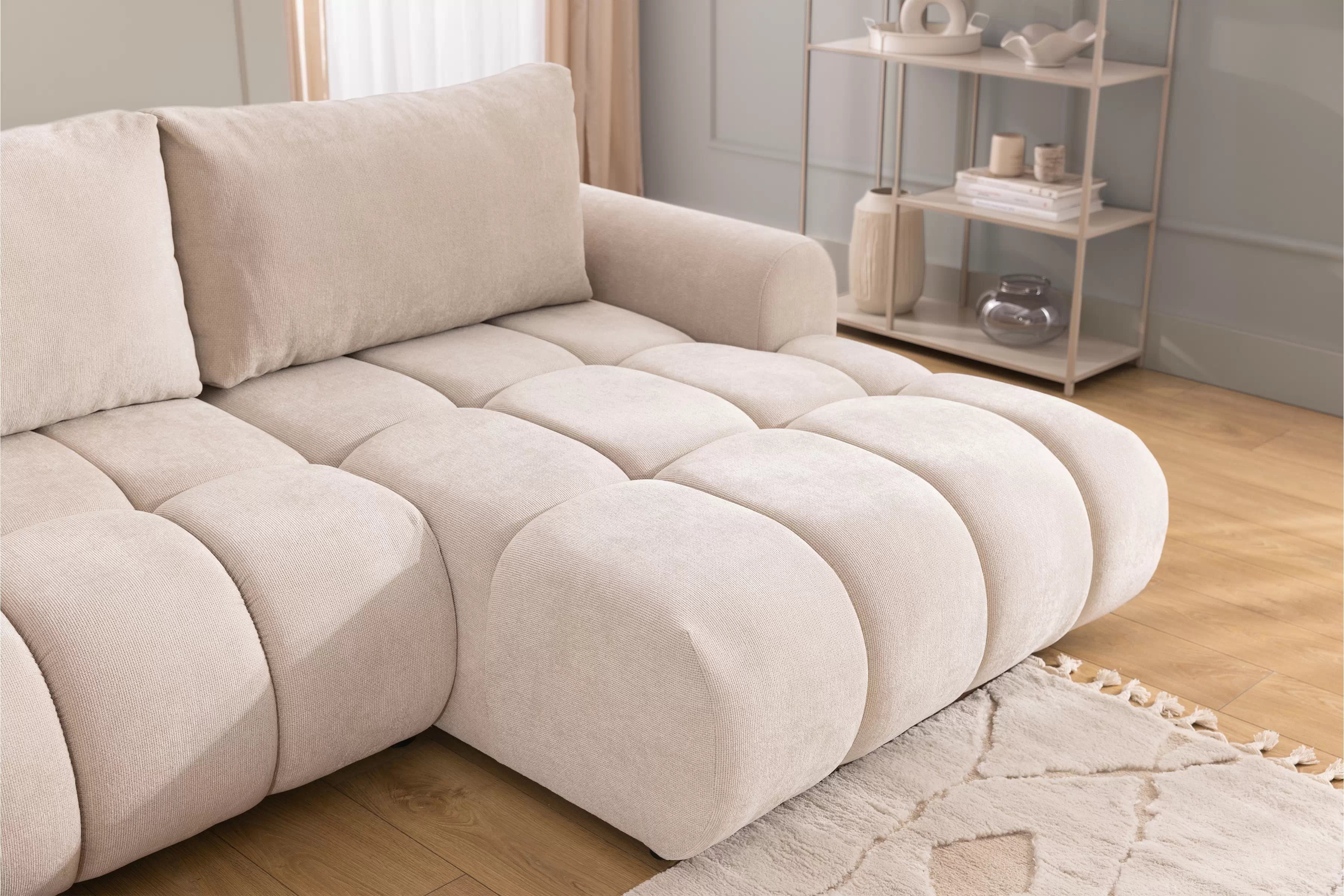 Rozkládací rohová sedací souprava Lutario Mini pravá - béžová Venice 2026 Rohová sedací souprava Lutario Mini rozkládací pravá - béžová plecionka hydrofobowa Venice 2026