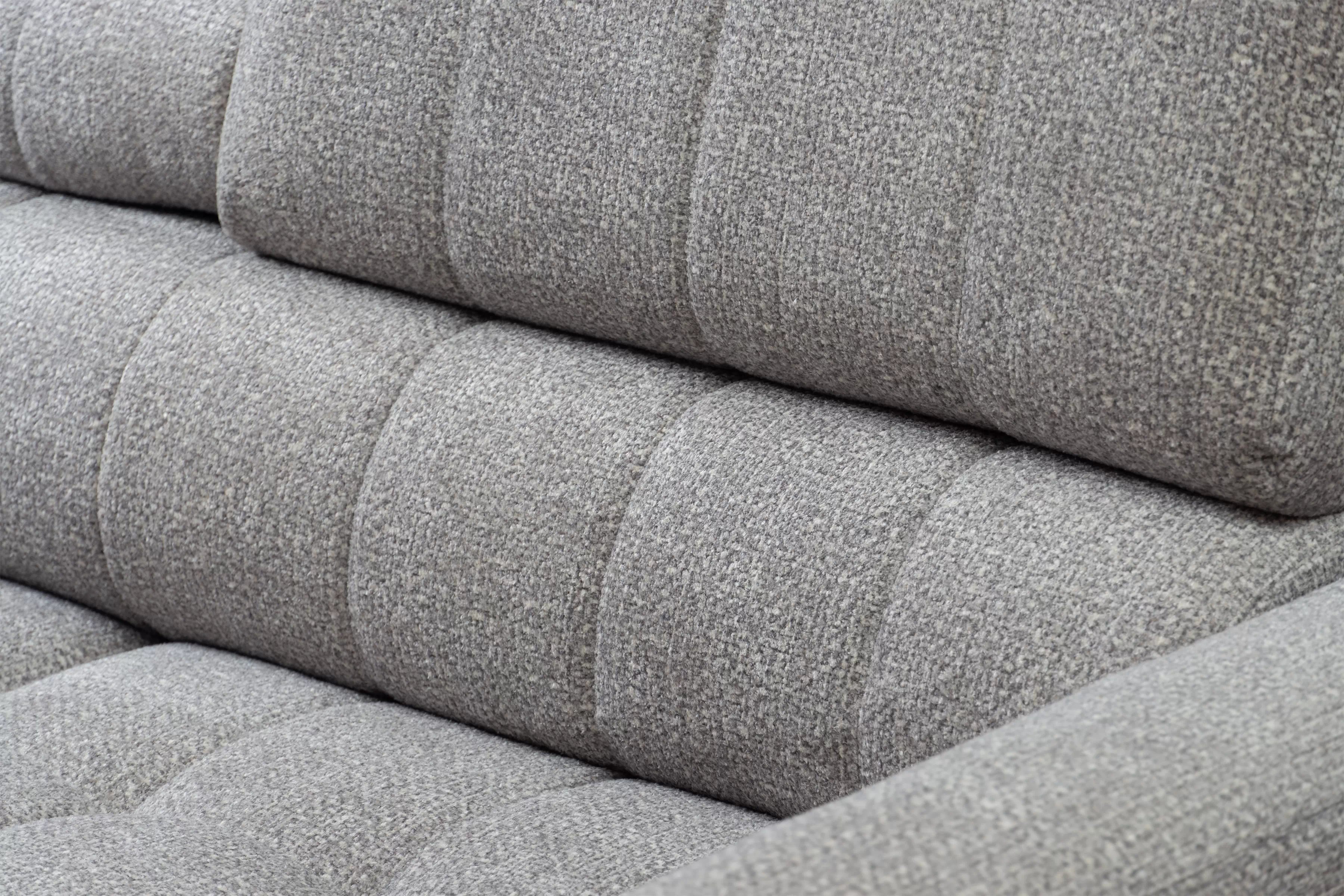 Rozkladacia rohová sedacia súprava Nardo Maxi ľavá - šedá ľahkočistiaca žinylka Taro 11 Rohová sedacia súprava Nardo Maxi s funkciou spánku Ľavá strana - šedá šenil ľahkočistiaci Taro 11