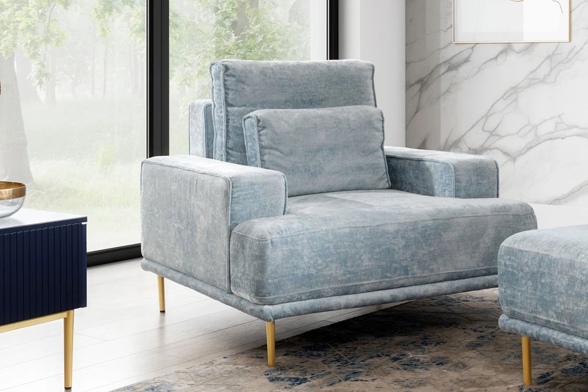 Moderné čalúnené kreslo Nicole Moderné čalúnené kreslo Nicole  