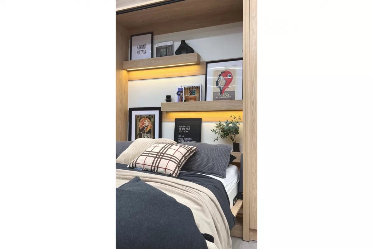 Sklápacia posteľ vertikálna Genius 140x200 s písacím stolom - dub olejovaný Polkotapczan vertikálny Genius 140x200 s písacím stolom - Dub olejowany