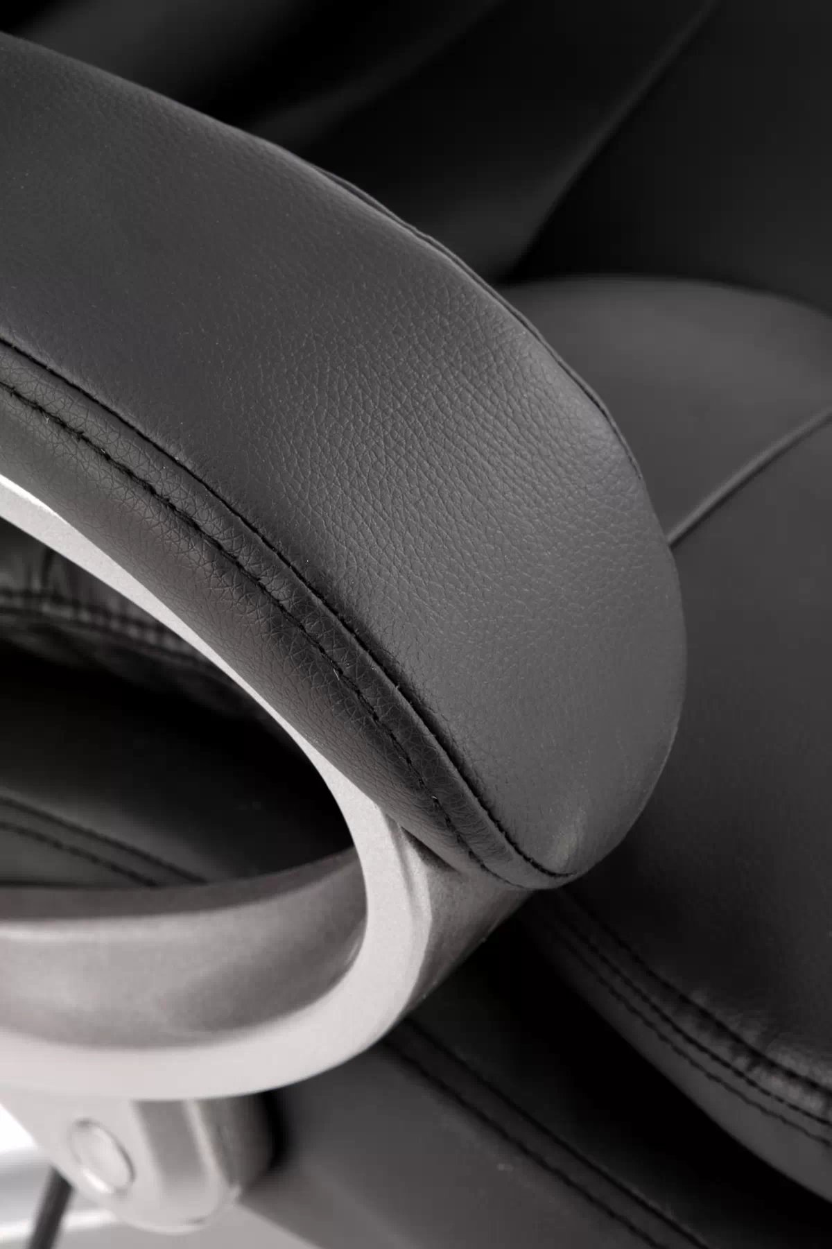 Kancelárska stolička PRESTON - čierna preston Kreslo kancelárske Čierny