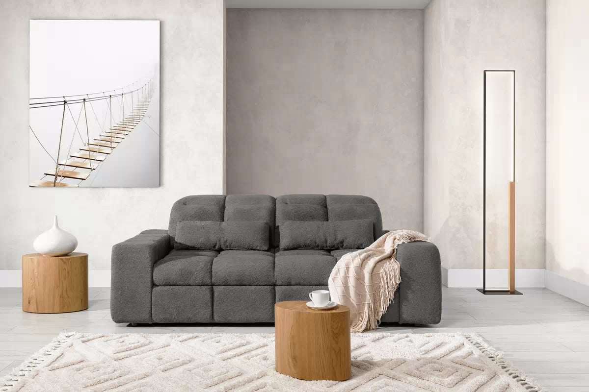 Elektrická trojmístná pohovka Magnelio III - šedá bouclé Catch Me 25 Pohovka třímístná z elektricky wysuwanym sedadlem Magnelio III - šedá boucel Catch Me 25 