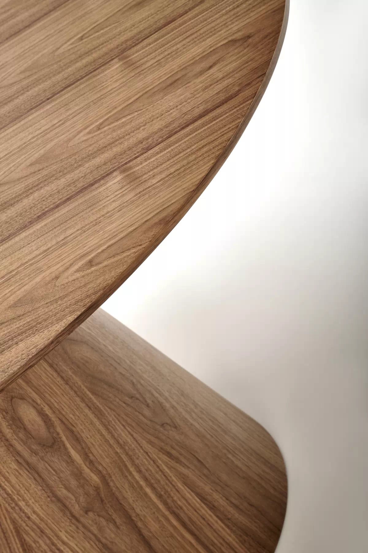 Kulatý stůl Henderson 136 cm - ořech Stůl okragly 136 henderson - Ořech