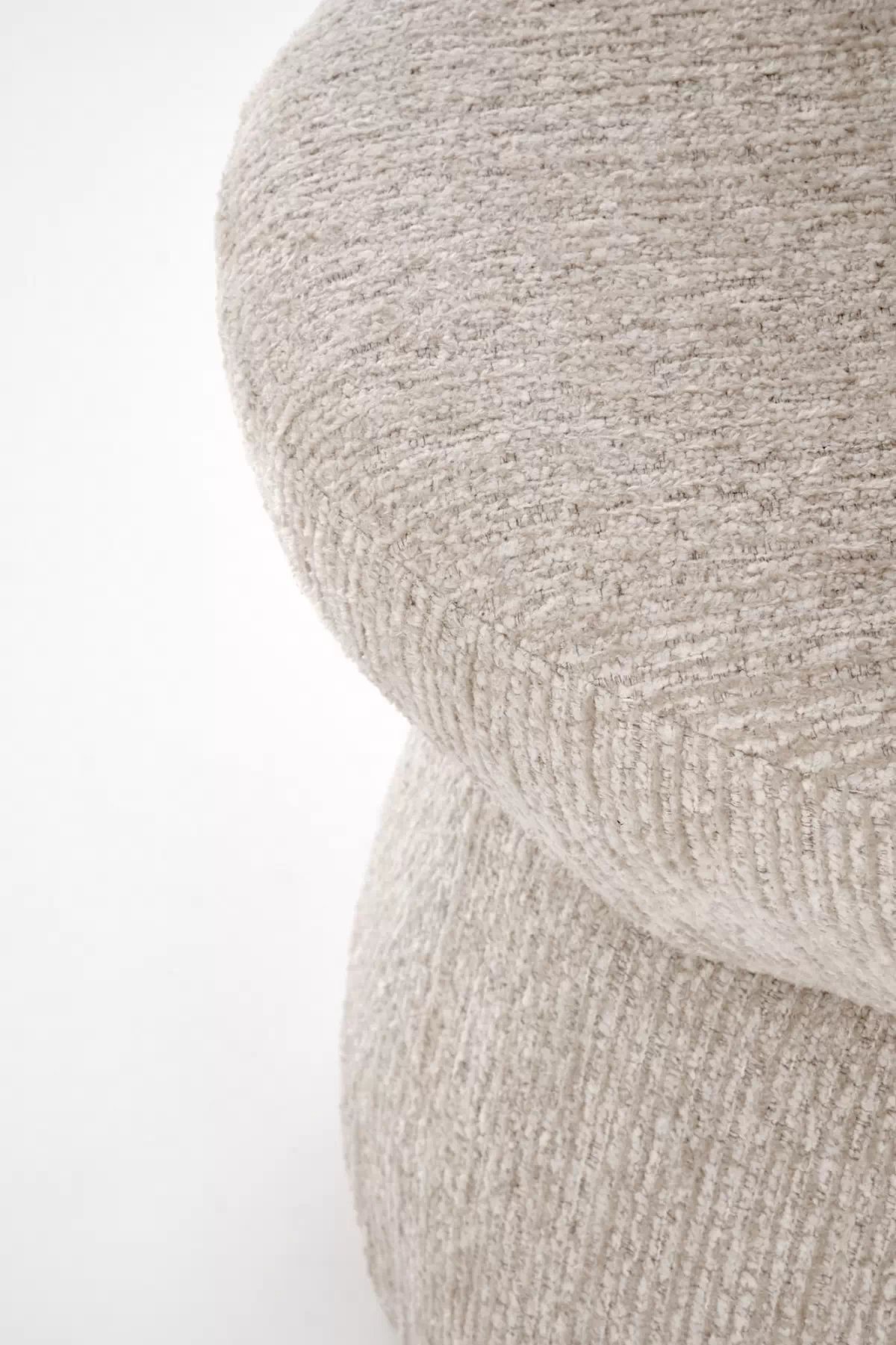 Jedálenský set Orleno okrúhly stôl + 4 stoličky Iverto - prírodný dub / béžová Stôl okragly Orleno s tromi tapicerowanymi krzeslami Iverto - Dub prírodné / béžový 