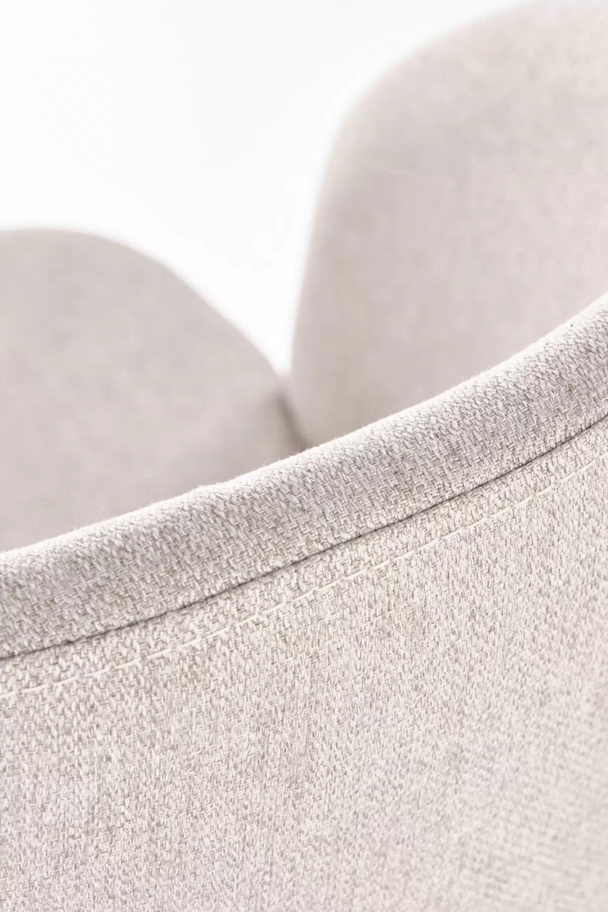 Rozkladací jedálenský stôl Nolvari a 4 stoličky Nerio - biely mramor / béžová / biele nohy Stôl rozkladany Nolvari z czterema tapicerowanymi krzeslami Nerio - Biely mramor / Béžová / nožičky biale