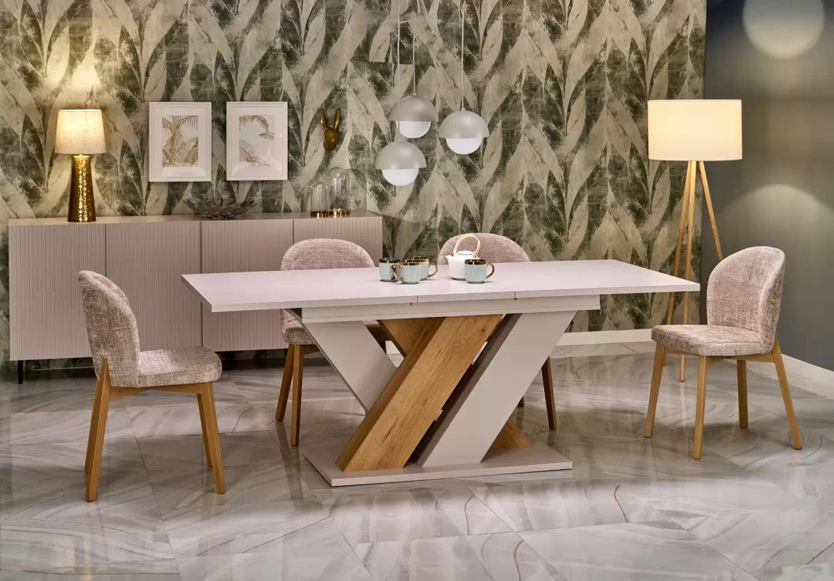 Rozkladací stôl Silvano a 4 stoličky Isario - kašmír / dub cremona / béžová Cremona 14 / prírodný dub Stôl rozkladany Silvano z czterema krzeslami tapicerowanymi Isario - kašmír / Dub cremona / béžový Cremona 14 / Dub prírodné 