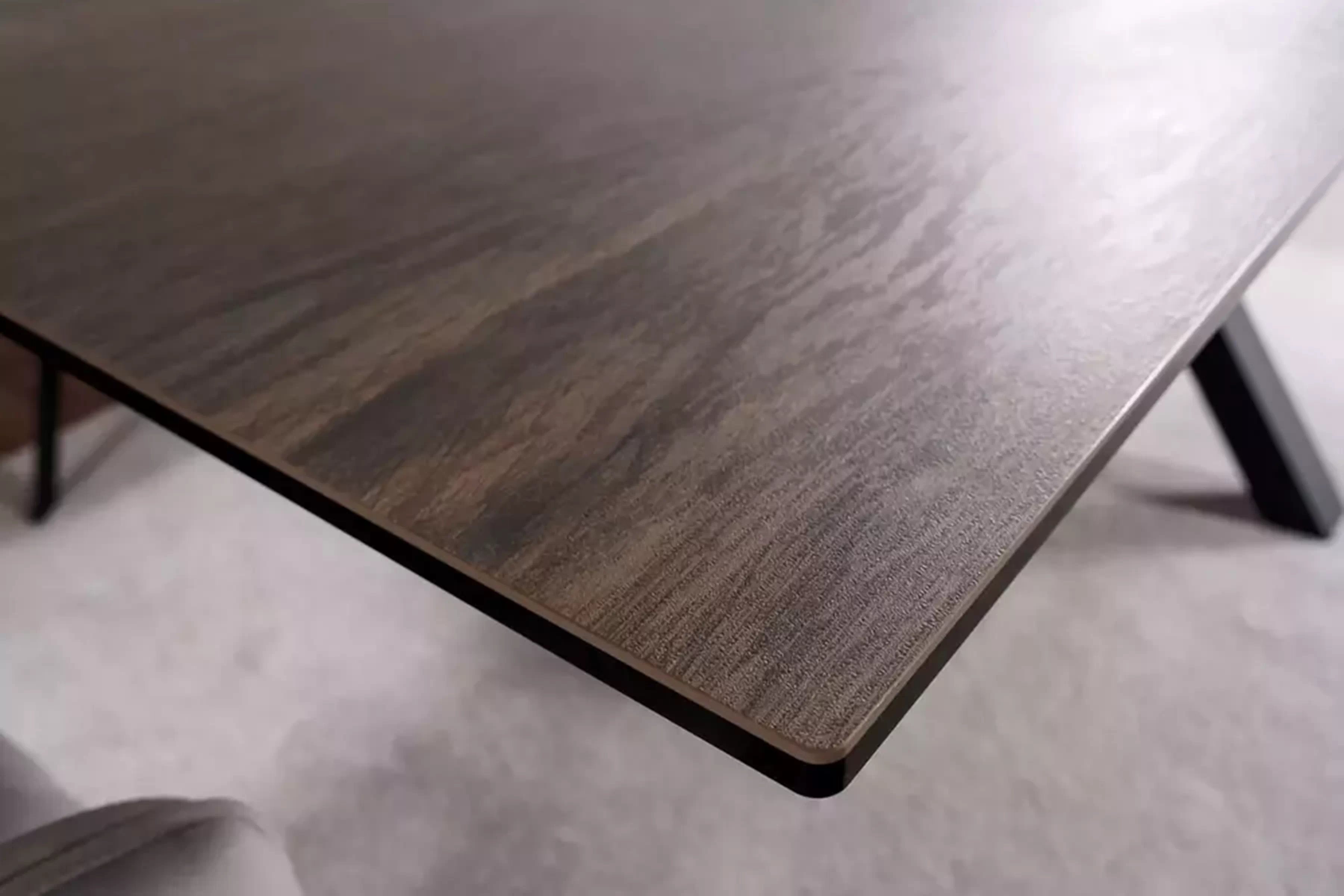 Rozkladací stôl Vamori 160-240x90 cm keramický - tmavý orech / čierny Stôl rozkladany Vamori 160-240x90 cm ceramiczny - Tmavý orech / čierny