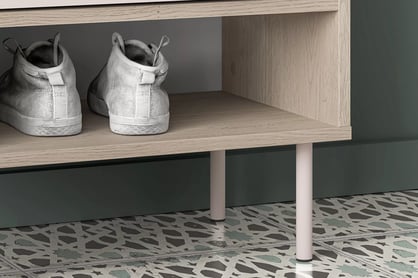 Botník Tivano 04 50 cm - kašmír / dub cremona skříňka na boty Voco 04 50 cm - kašmír / dub cremona