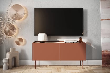 TV stolek Desin 120 cm se skrytou zásuvkou - ceramic red / dub nagano skříňka RTV Desin 120 cm z ukryta szuflada i metalowymi nogami - ceramic red / dub nagano