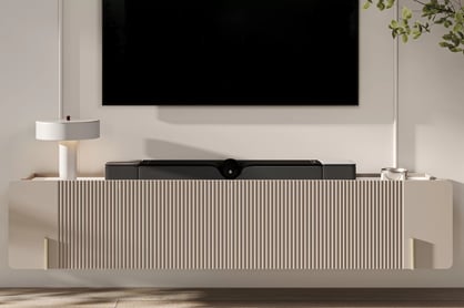 Závesný TV stolík Malmi 200 cm - kašmírová / crema bianca / zlatá