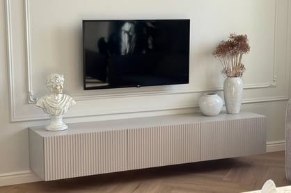 Závěsný TV stolek Nicole 200 cm se zásuvkou - kašmír mat
