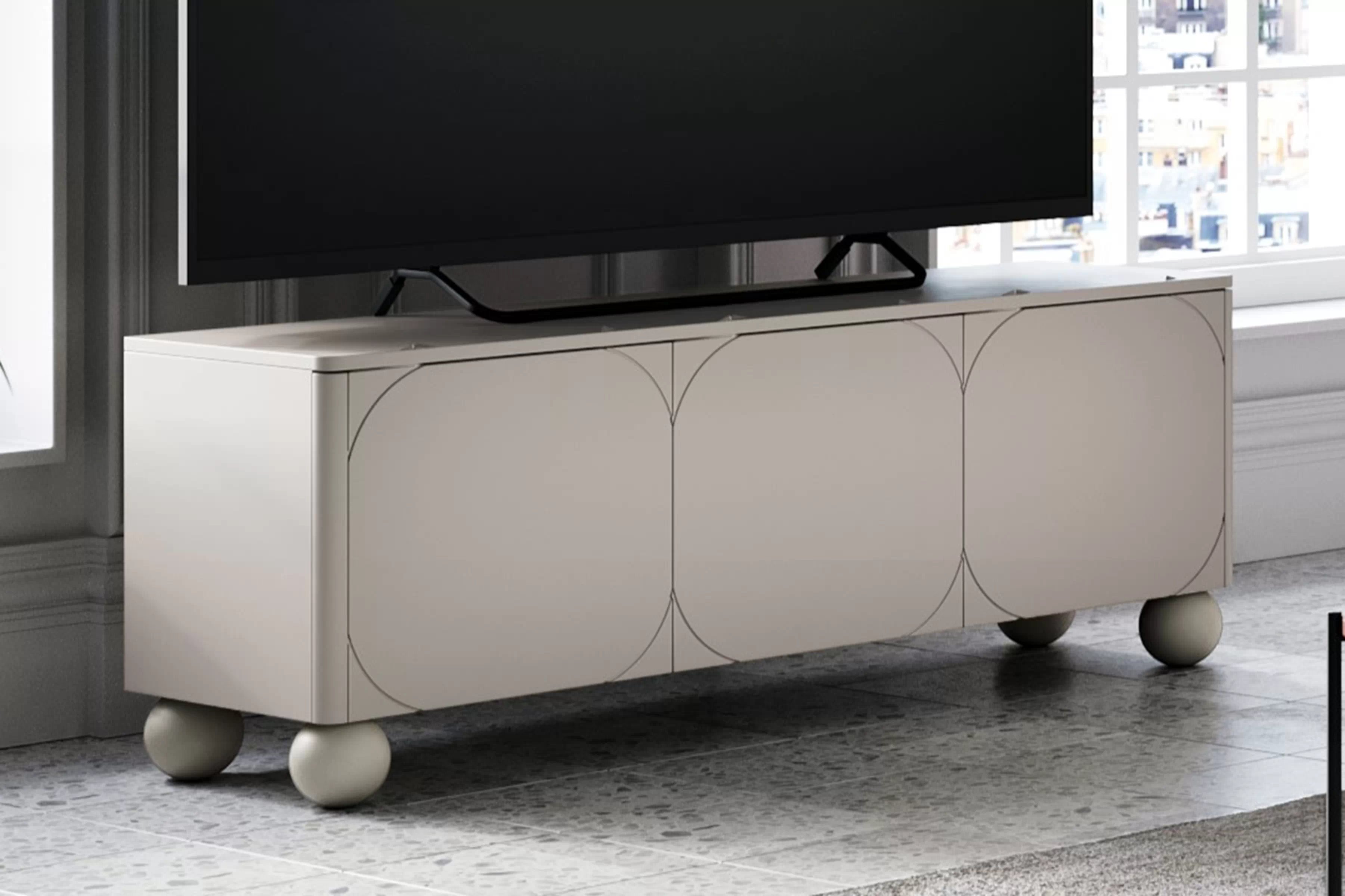 TV stolík Sonatia II 150 cm trojdverový na guľatých nohách - kašmírový TV skrinka trojdverová Sonatia II na nogach kulach 150 cm - kašmír