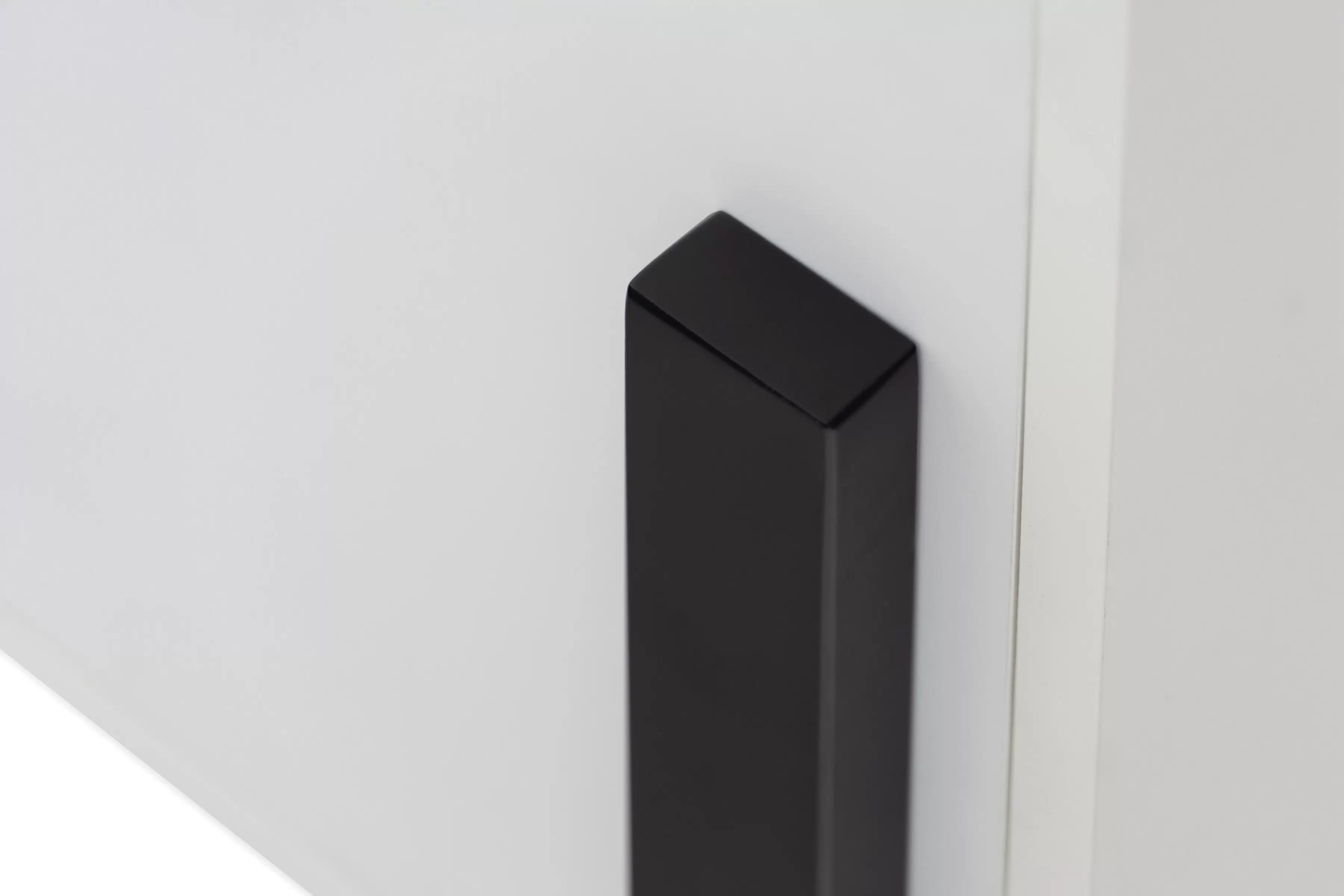 TV skrinka Jukon 204 cm - biely supermat / čierne nožičky TV skrinka Wezilo 204 cm - Biely supermat / čierny nožičky