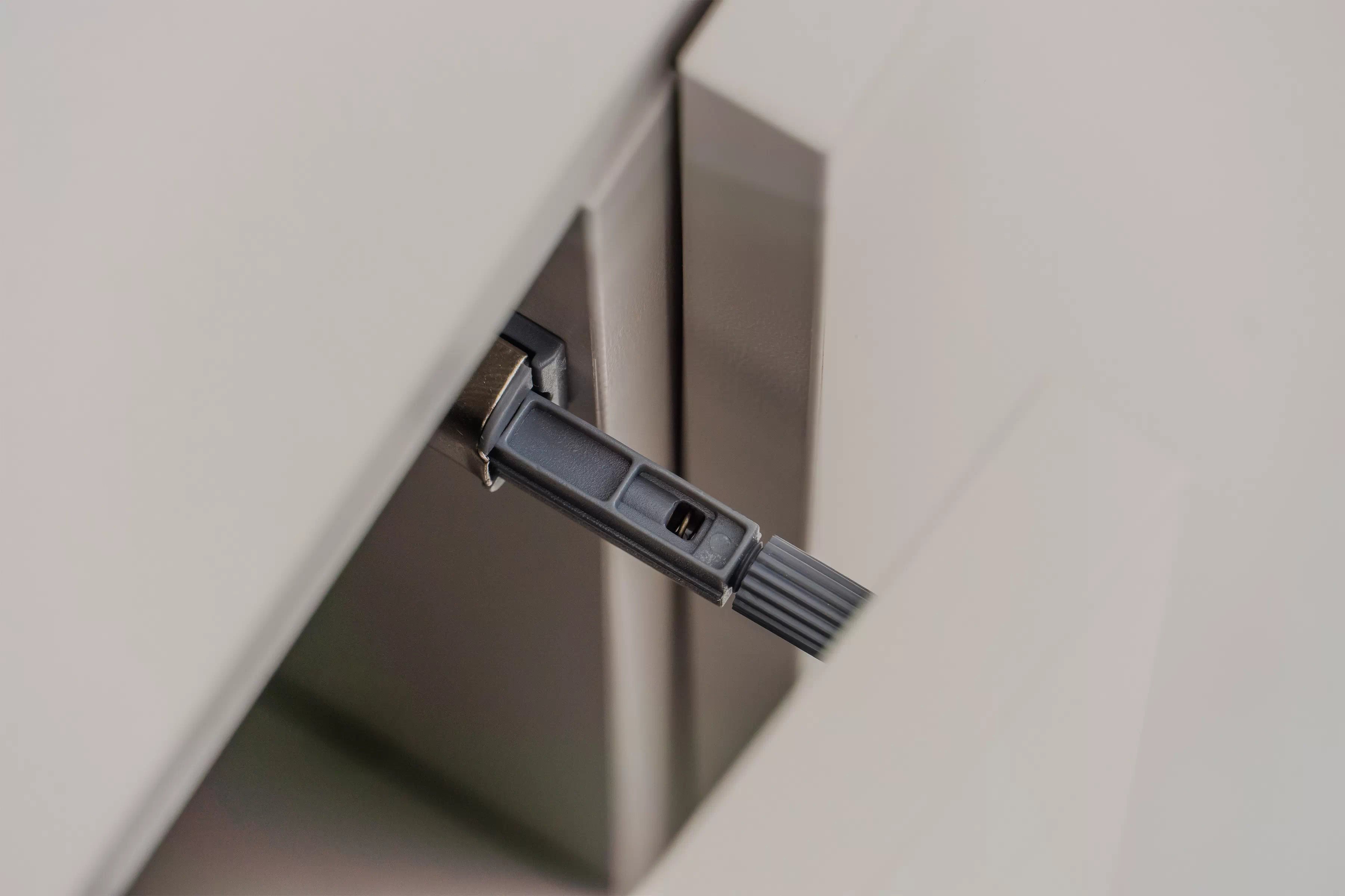 TV stolek Jukon 204 cm - kašmír / černé nožky skříňka RTV Wezilo 204 cm - kašmír / černé nožičky