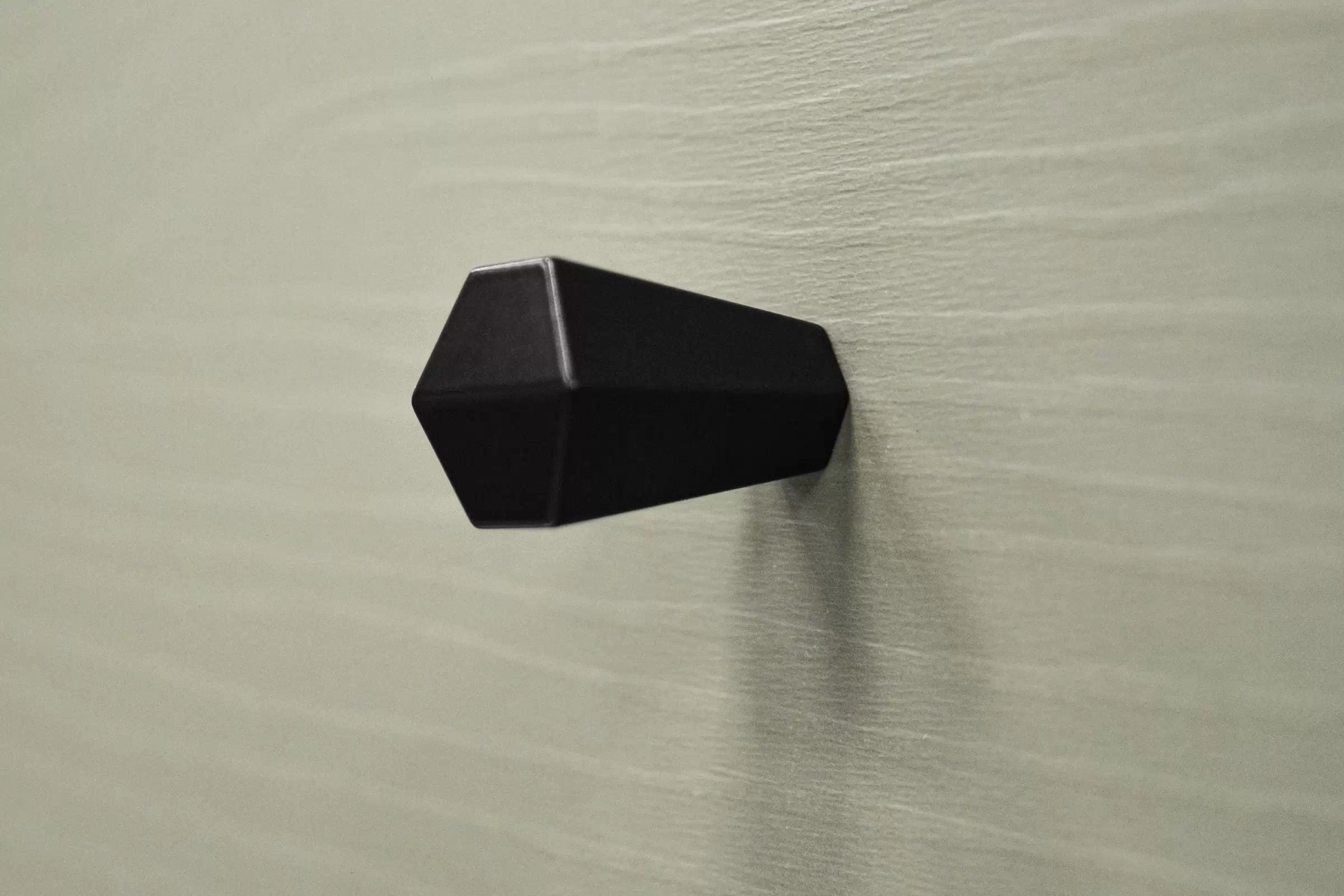 TV stolík závesná Lotina IV 3K - 180 cm - eukalyptus TV skrinka závesná Lotina IV 3K - 180 cm - eukaliptus