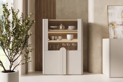 Vitrína Amilio 100 cm dvoudveřová - kašmír / olejovaný dub / úchyty kašmír Vitrína Amilio pro obývacího pokoje 100 cm - kašmír / dub olejowany / Úchytky kašmír