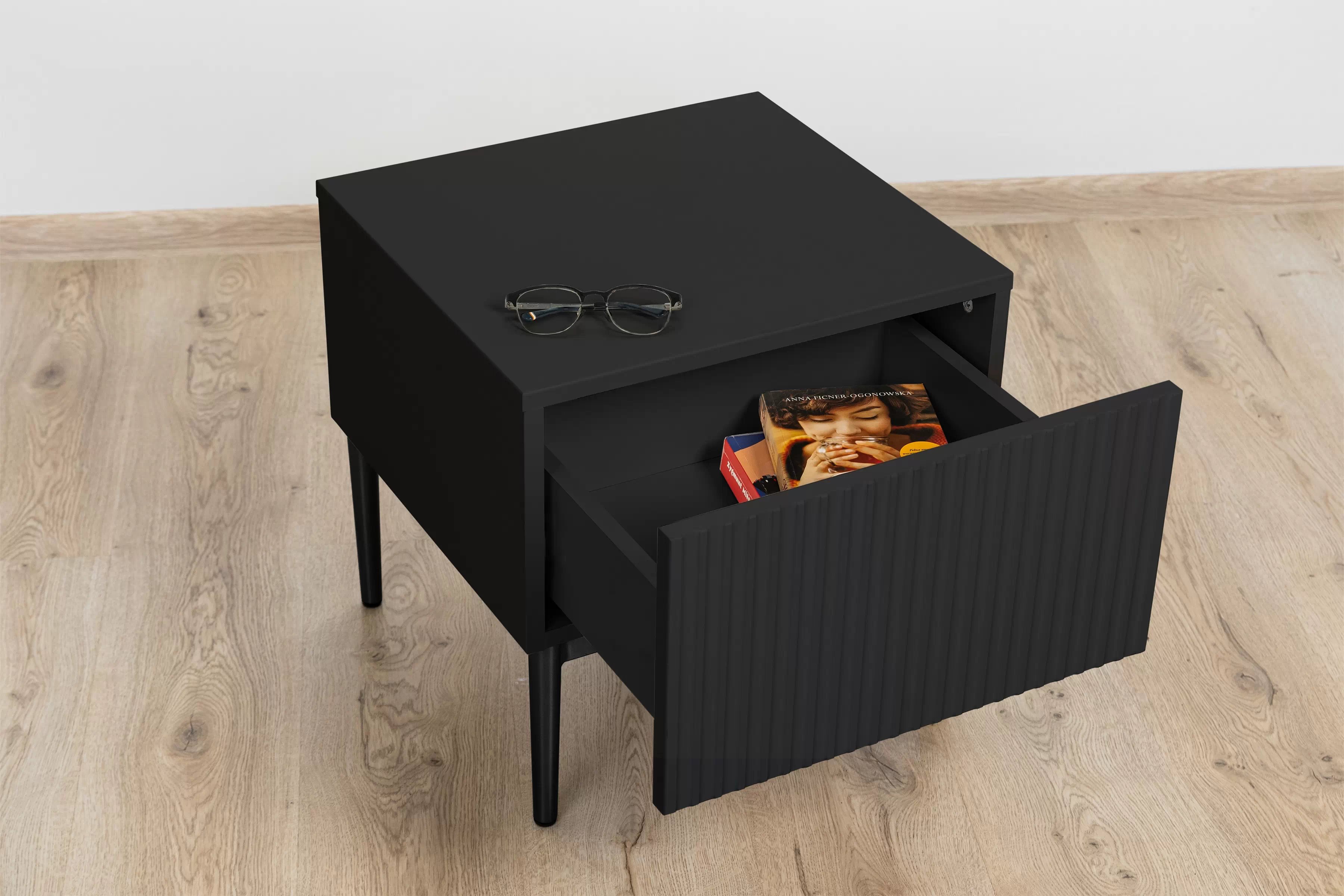 Sada nočných stolíkov Nicole 2 ks - čierna / čierna Komplet 2 ks. Nočný Stolík Stolík Nicole z szuflada i metalowymi nogami - Čierny mat / čierny nozki